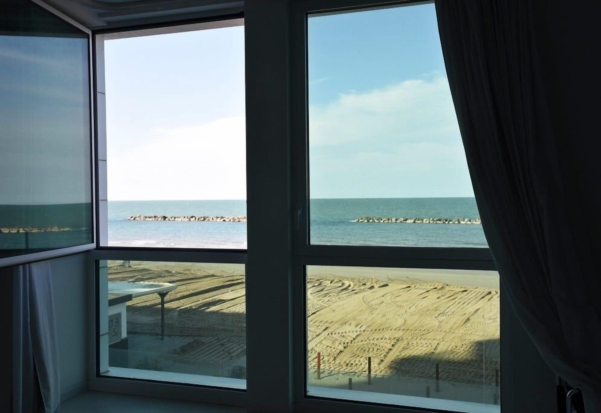 Hotel Alexander Museum Palace Πέζαρο Εξωτερικό φωτογραφία