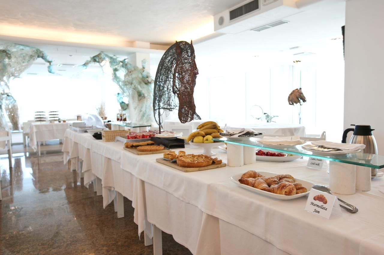 Hotel Alexander Museum Palace Πέζαρο Εξωτερικό φωτογραφία