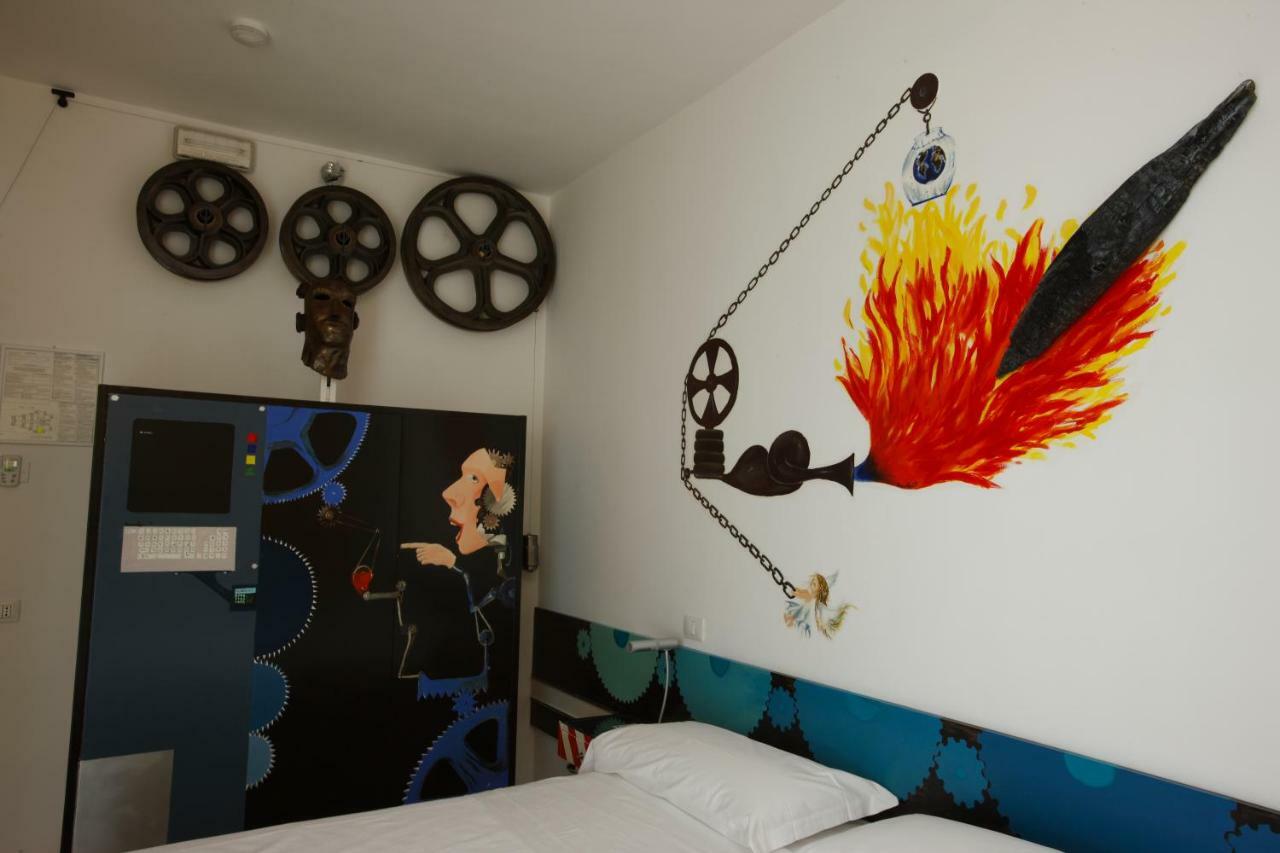 Hotel Alexander Museum Palace Πέζαρο Εξωτερικό φωτογραφία